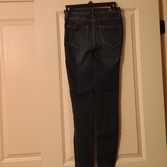 Jeans - Picture 2 of 3